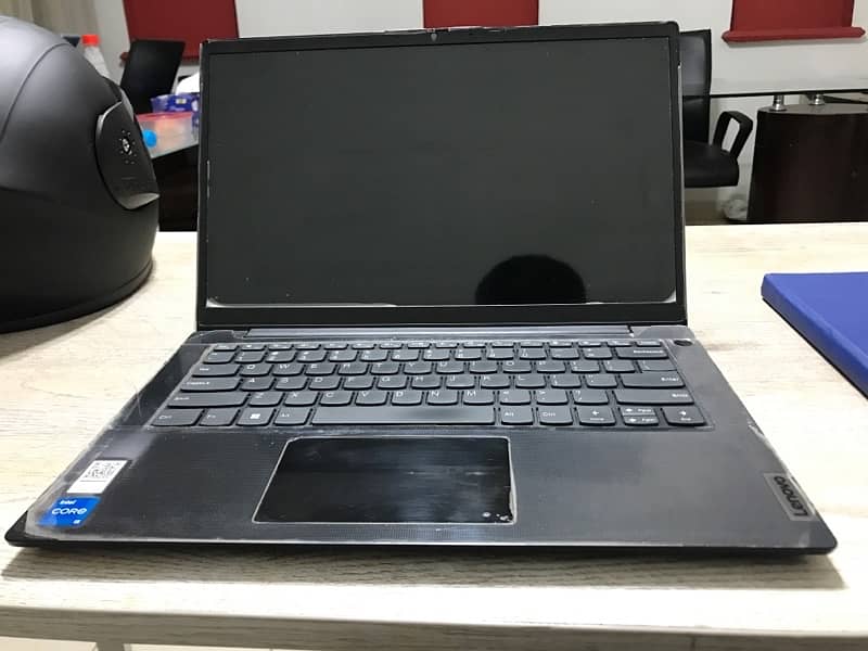 Lenovo V14 G3 0