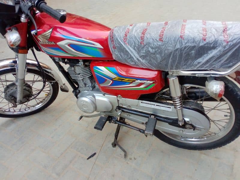 Honda 125 Hyderabad number 22 model 5