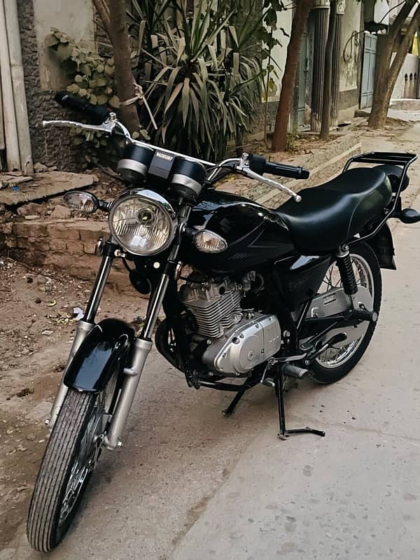 Suzuki GS 150 2023 model 2