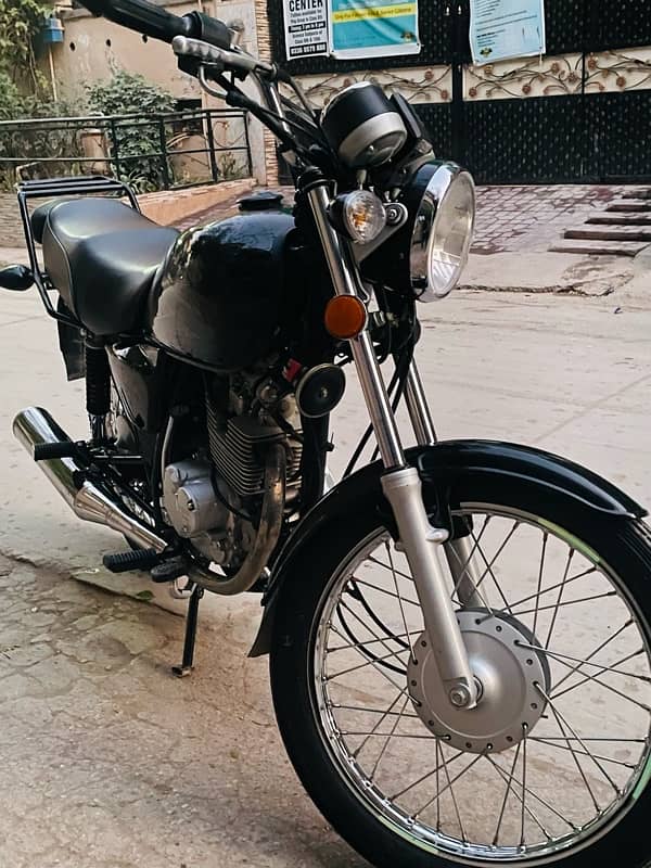 Suzuki GS 150 2023 model 3