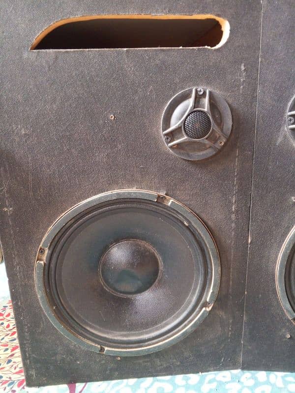 speakers 2