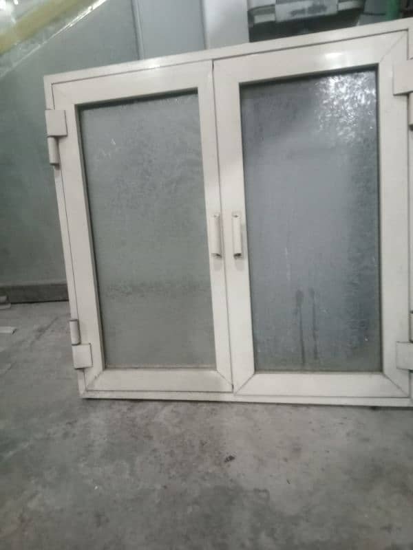 open abale double door size 27 inch hight 28 inch weirte 0