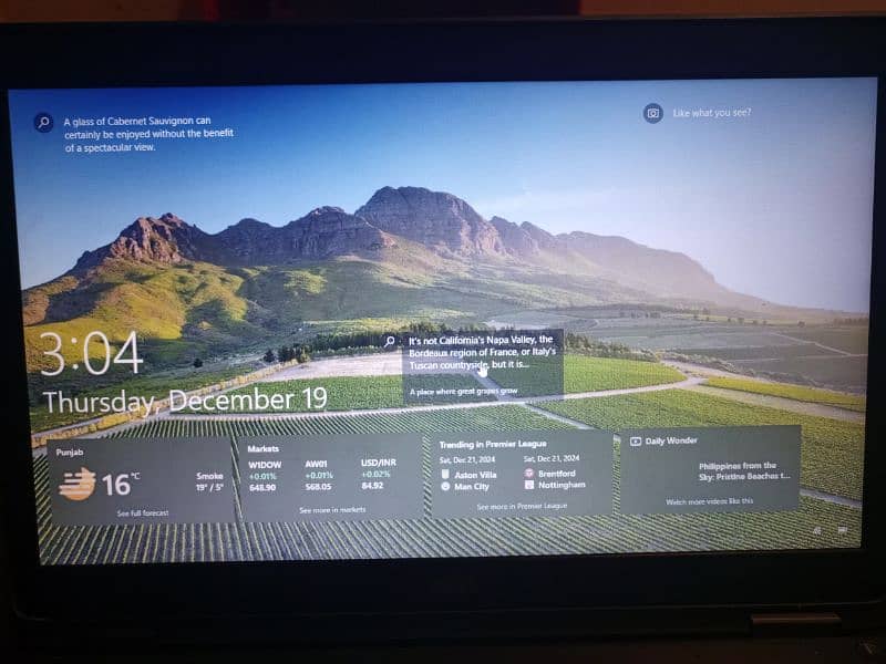 Dell core i3 5th gen 8gb ram 15.6 screen. 2