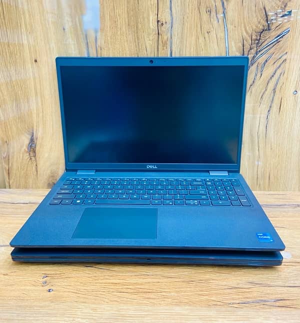 Dell Latitude 3520 i5-11th Gen 16GbRam 256GbSSD Intel Iris Xe Graphics 2