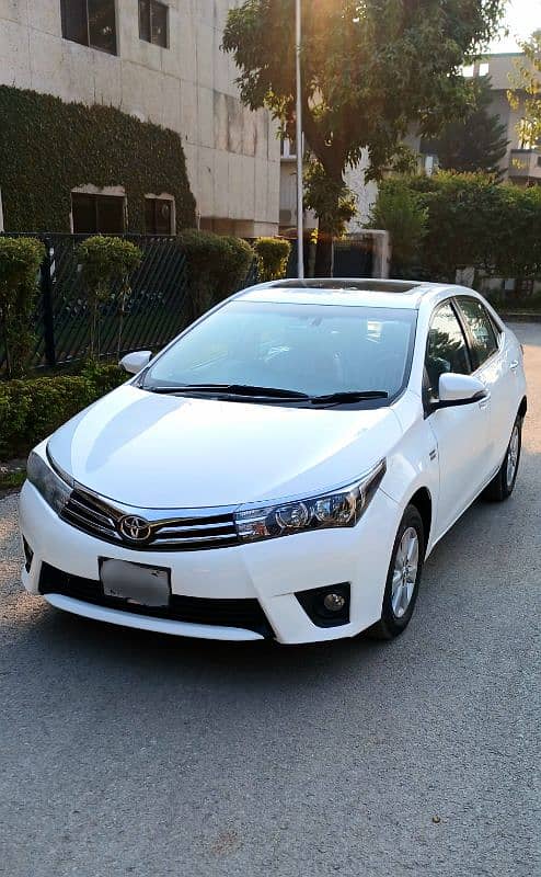 Toyota Altis Grande 2015 1