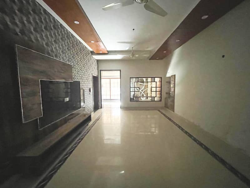 2 Kanal (5500 Sft) House for Rent with Wide Car Parking 1