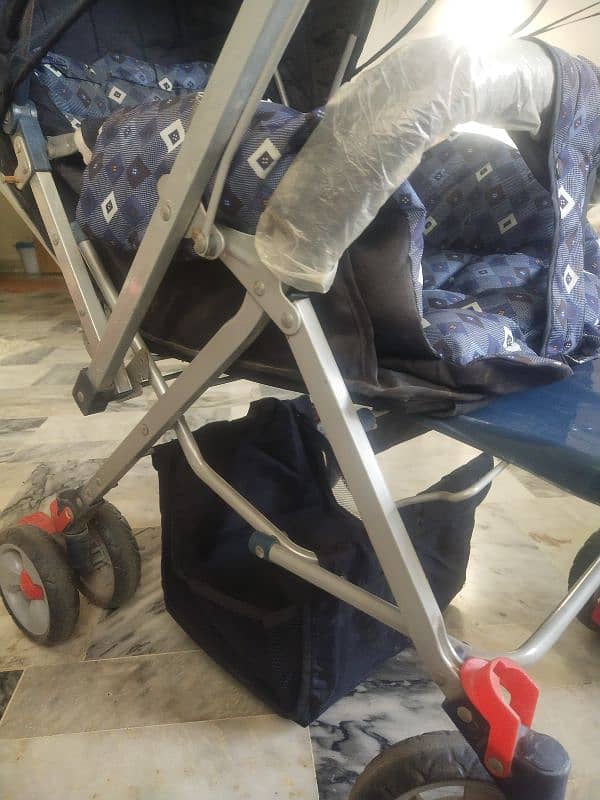 Baby stroller slightly used 9