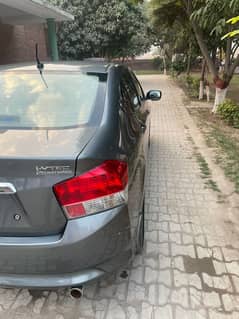 Honda city 2013 model, total genius, aspire prosmetic, 136000 km tota