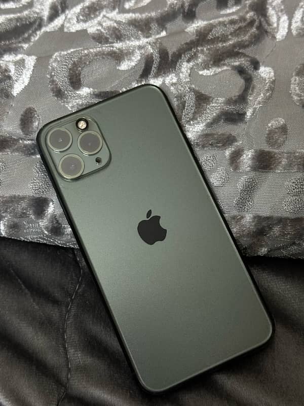 Iphone 11 pro ( PTA Approved ) 64GB 4