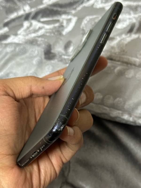 Iphone 11 pro ( PTA Approved ) 64GB 6