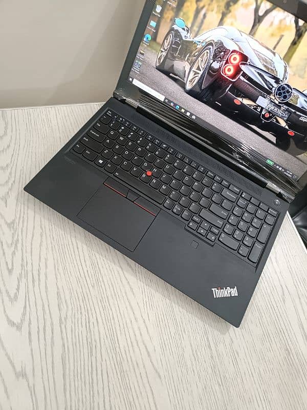 Lenovo Thinkpad P15 core i7 11th (i7-11800H) 4gb Nvidia Quadro T1200 6