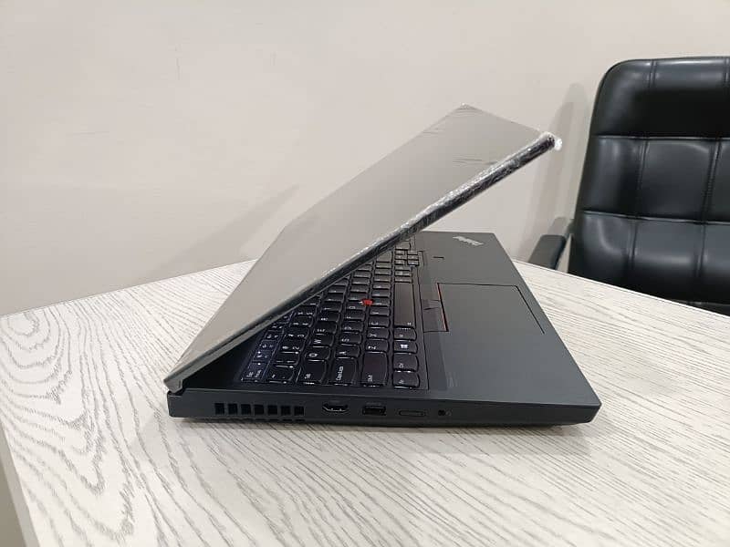 Lenovo Thinkpad P15 core i7 11th (i7-11800H) 4gb Nvidia Quadro T1200 9