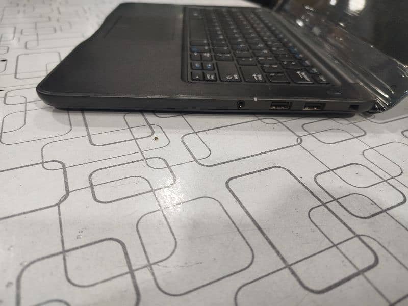 Dell Latitude 3380 i5 7th generation 8