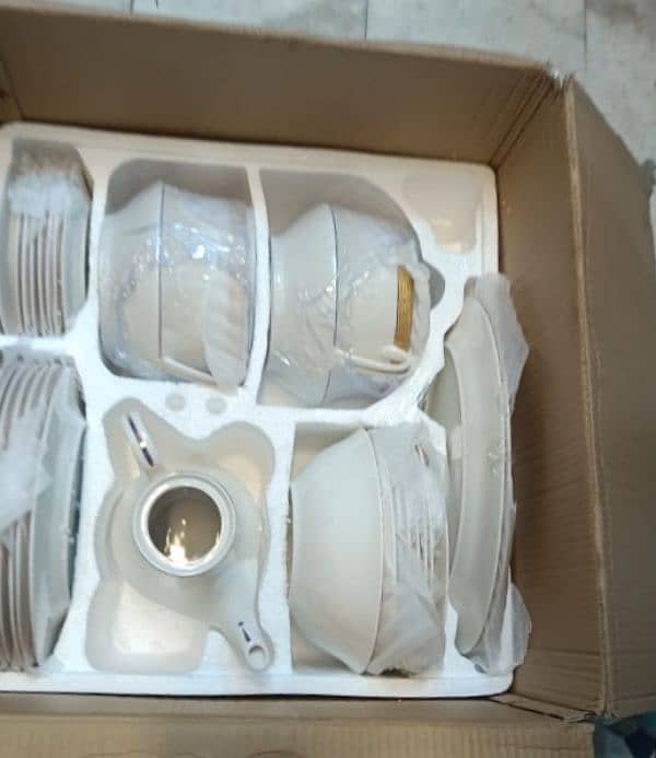 Dinner Set 8 Person 61 Pieces Super Fine Bone Crystal 2