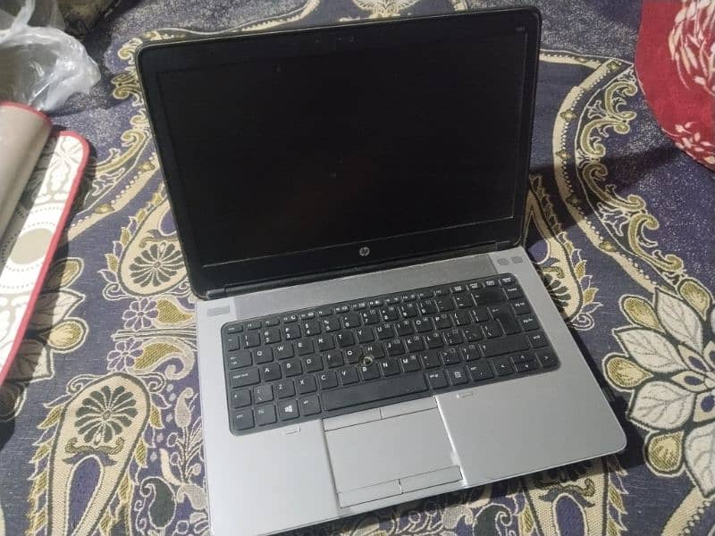 HP LAPTOP 4