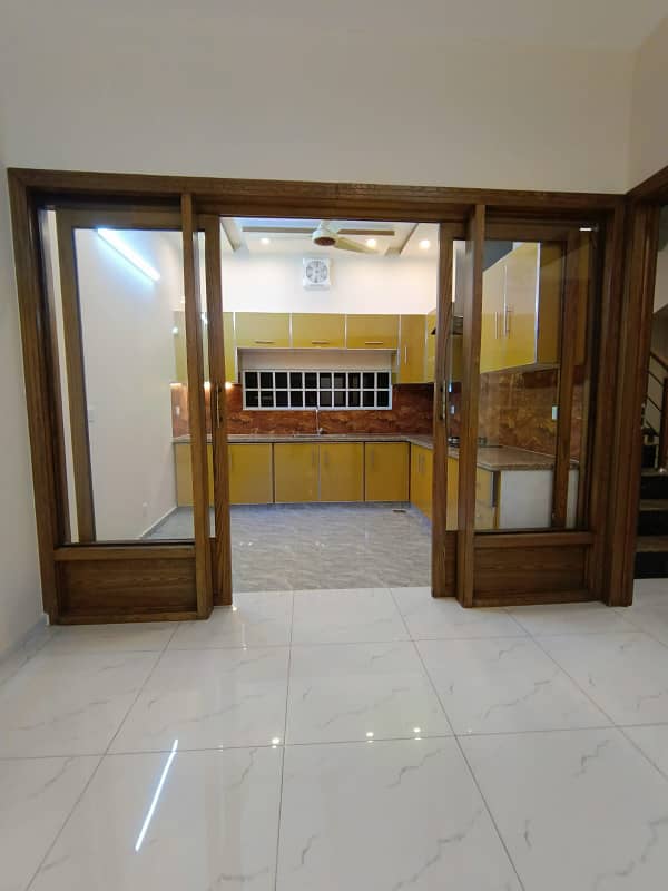 10 Marla Brand New House For Rent At Prime Location In Bahria Orchard On Raiwind Road 4