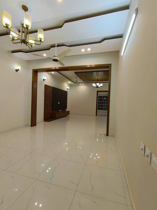 10 Marla Brand New House For Rent At Prime Location In Bahria Orchard On Raiwind Road 8