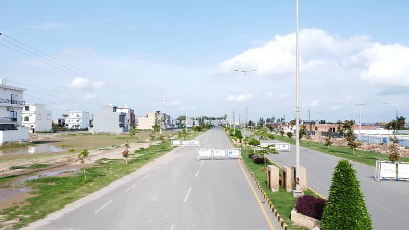 Prime 5.33 Marla Commercial Property on 150-Feet Wide Road in Central Park Housing Scheme, Lahore 14