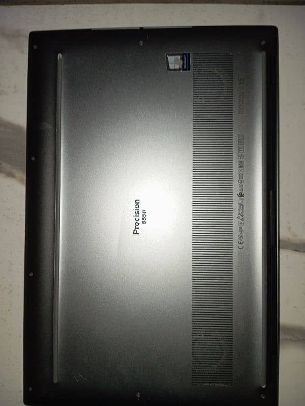 Dell precision 5550 2