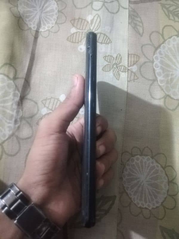 I am selling My Samsung a 20 2