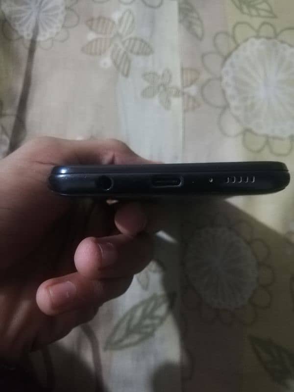 I am selling My Samsung a 20 4