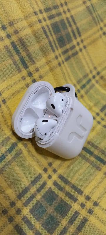 apple airpods 4