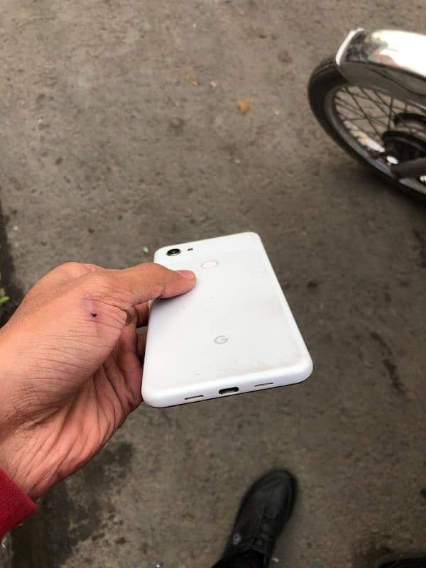 pixel 3axl in cool condition 5