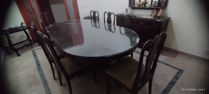 8 seater dining table 0