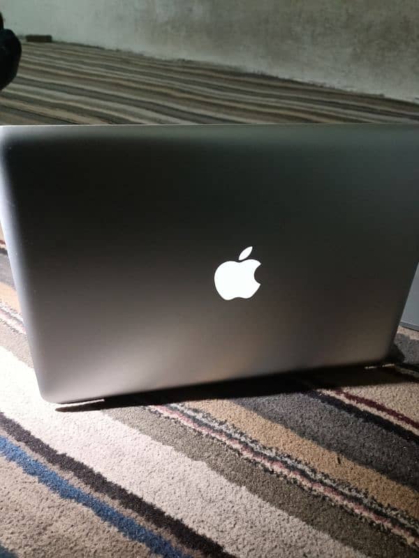 Macbook pro Mid 2012 3