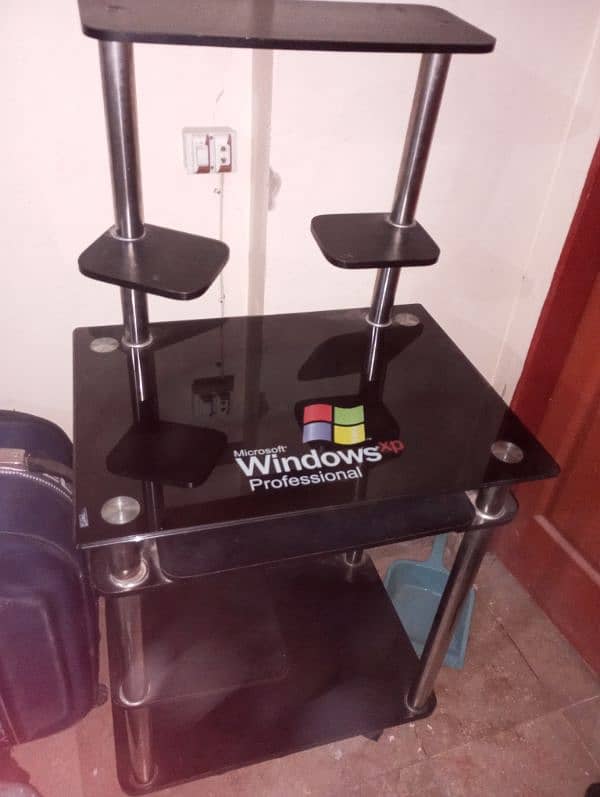 Windows Table for Sale almost New 0