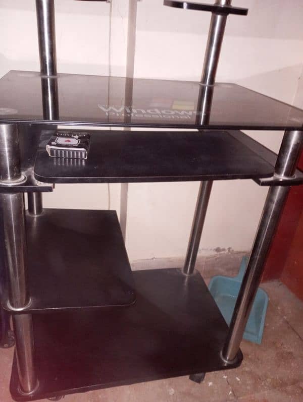 Windows Table for Sale almost New 2