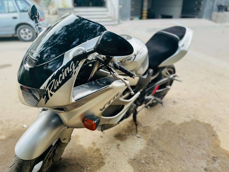 Honda Vtr1000cc 10