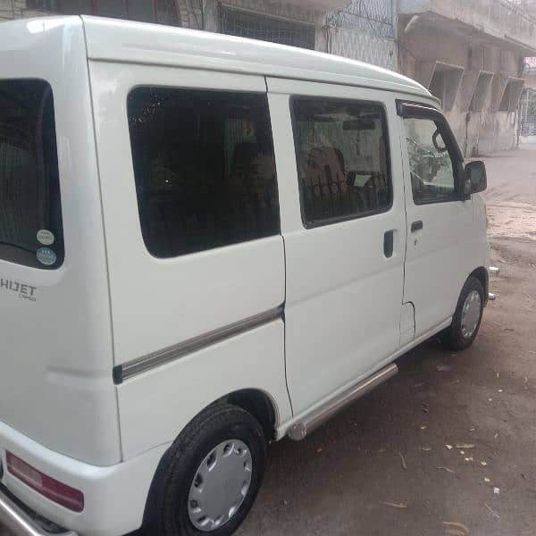 Daihatsu Hijet 2015 3