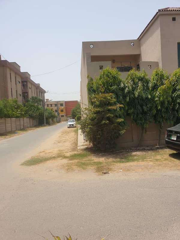 10 Marla 5 Bedrooms House Fully Tiled Askari-10 Lahore 1