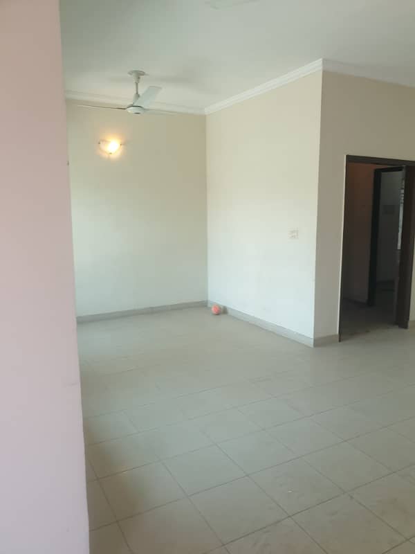 10 Marla 5 Bedrooms House Fully Tiled Askari-10 Lahore 17