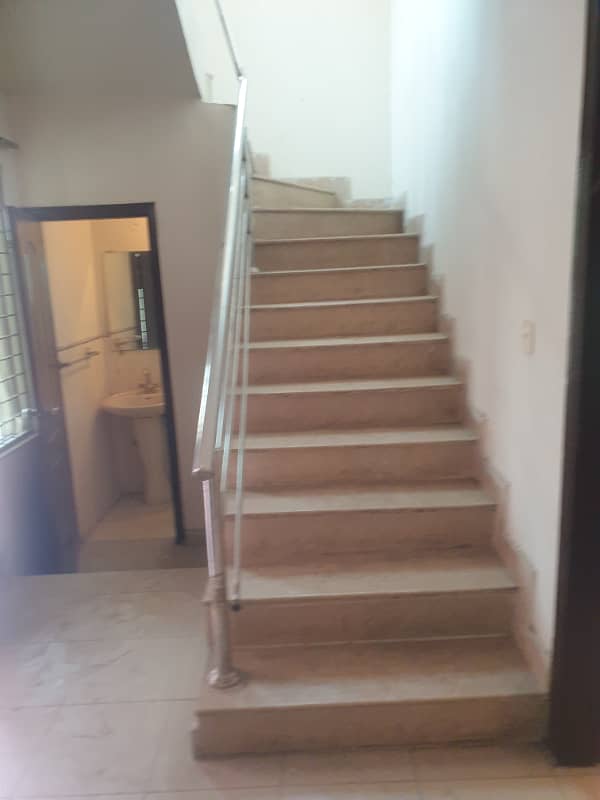 10 Marla 5 Bedrooms House Fully Tiled Askari-10 Lahore 23