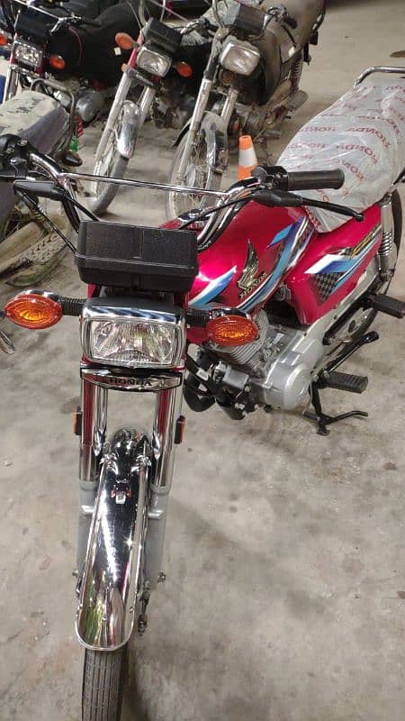 brand new Honda cg 125 use to 2700 kilometer 4