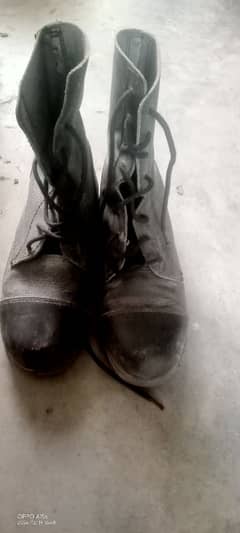 black shoes 8 number no fault no defect