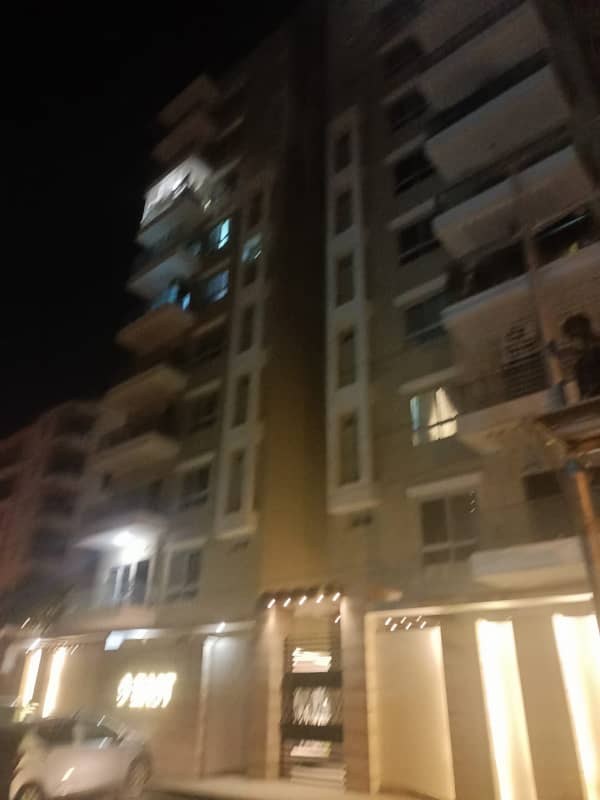 4 bed DD available for rent in clifton block 8 near 3 talwar 03069067141 0