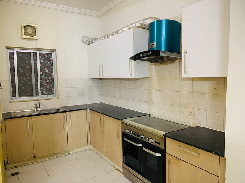 2bedroom luxury Apartment/flat Availble for Rent 03073151984 4