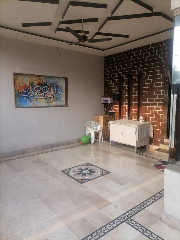 9 marla beautiful house for sale in khayaban Garden 0