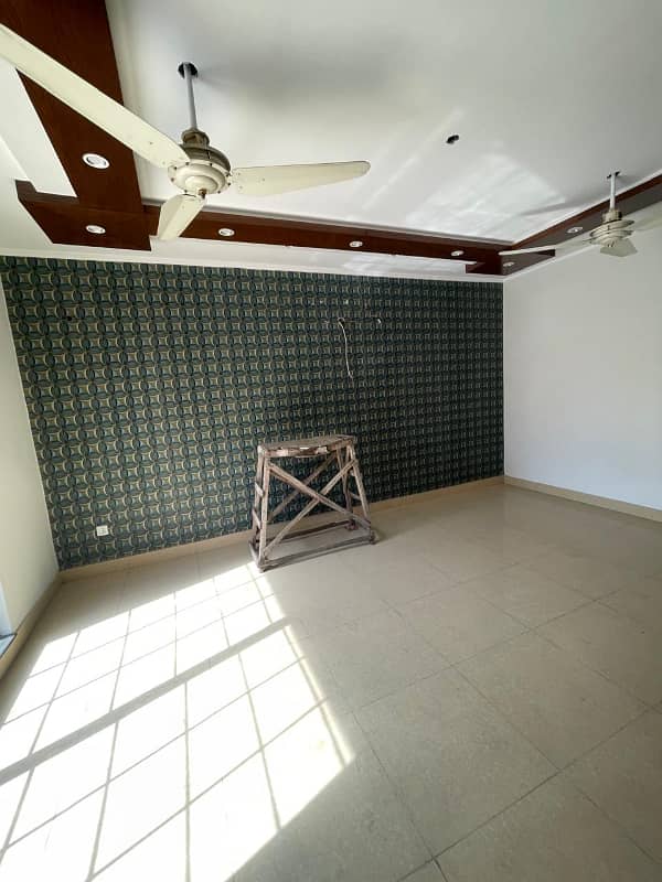 12 Marla House for Rent Available in Gulberg near Main Boulevard 10