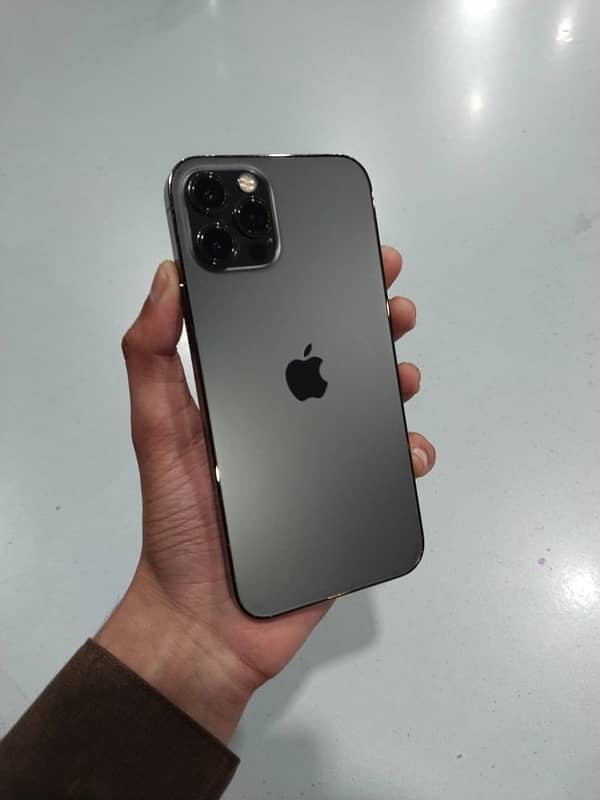 I Phone 12 Pro 0