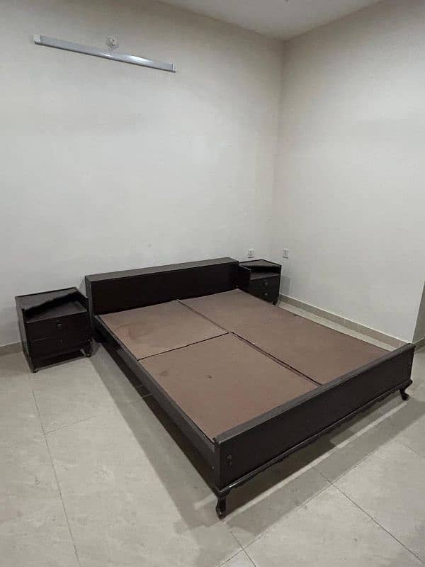 Bed set with side tables for sale 0