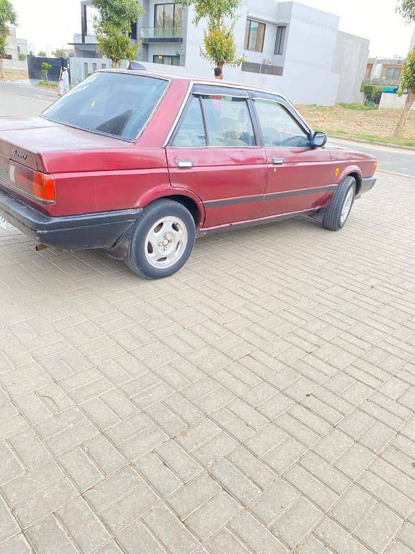 Nissan Sunny 1990 7