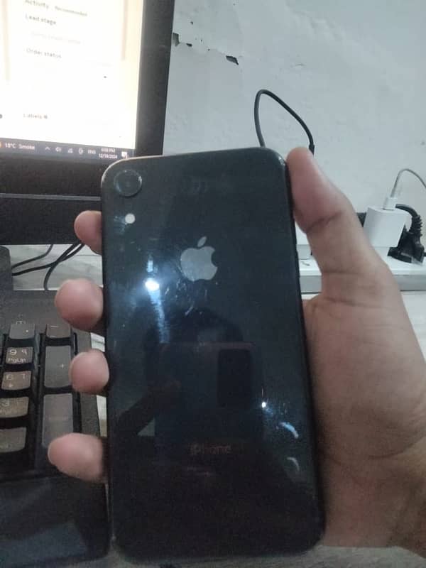 iPhone XR 1