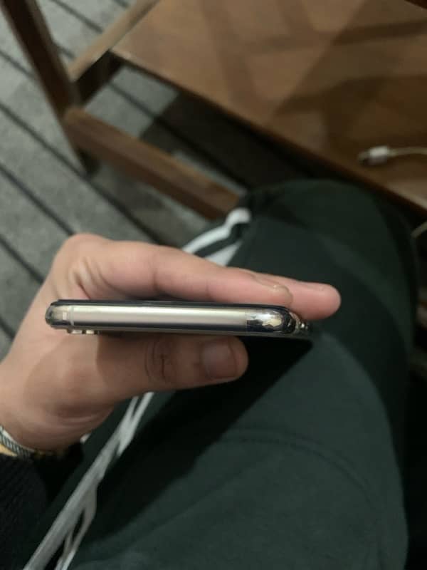 iPhone XS Max 3