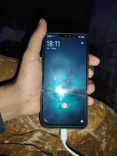 Vivo v9 with box 4.32 one hand use