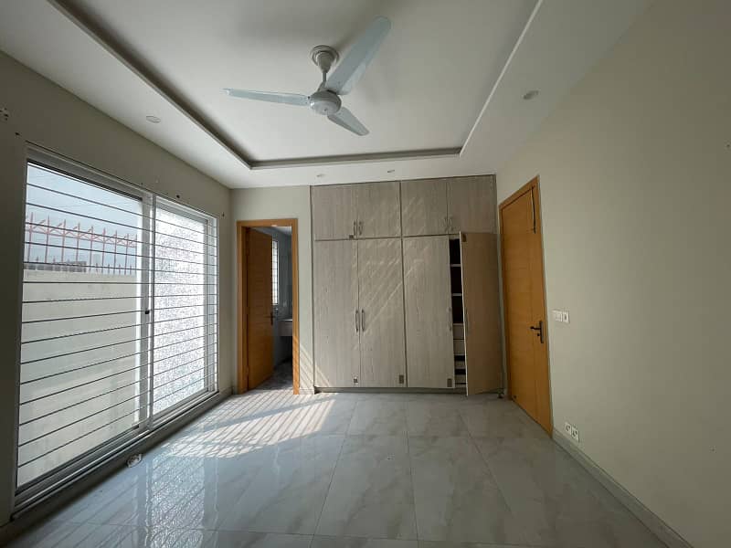 16 Marla House for Rent Available for Commercial use in Gulberg Lahore Near Main Boulevard 9