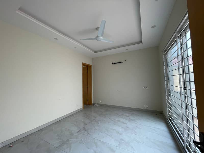 16 Marla House for Rent Available for Commercial use in Gulberg Lahore Near Main Boulevard 22